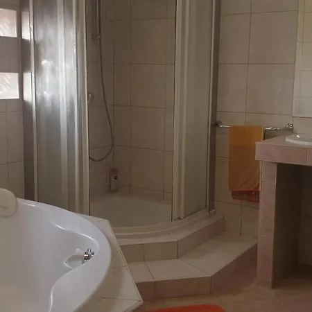 Villa Cuckoo Nest - Kakukfeszek *